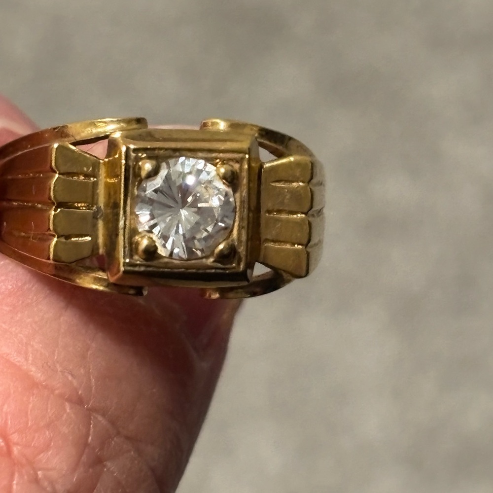 Men’s Gold Ring with Clear Stone